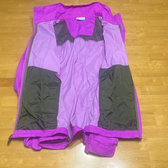 Columbia Rain Jacket! - Picture 4 of 5